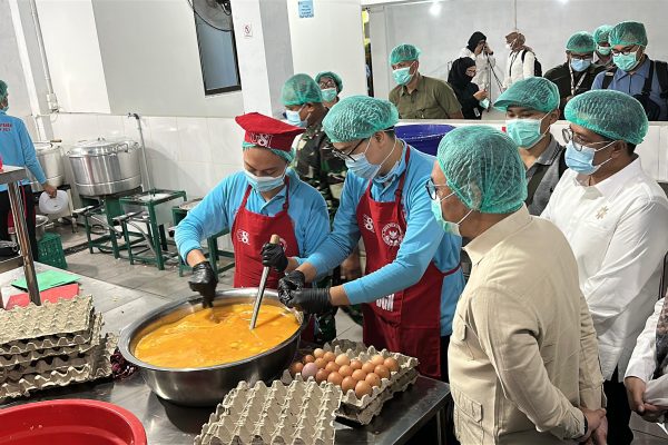 pengawasan proses distribusi dapur