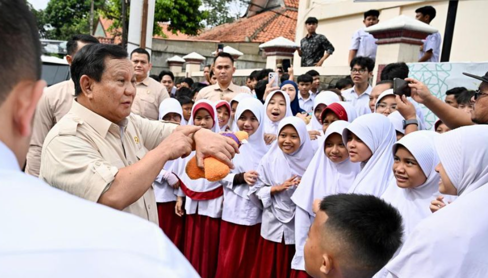 Sistem Pelaporan Dapur Makan Bergizi untuk Efisiensi & Kemudahan