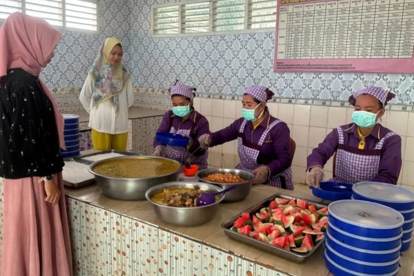 Dapur Higienis Sekolah Fondasi Kesehatan, Keamanan Pangan dapur higienis sekolah