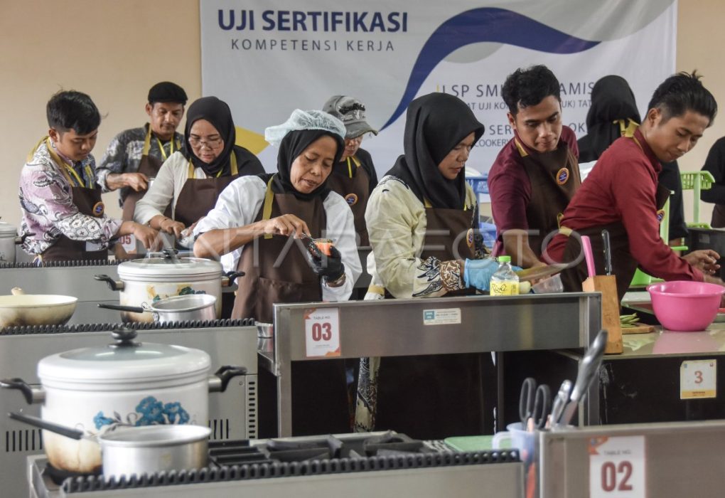 Pelatihan Juru Masak Sekolah Profesional Kompeten Mandiri